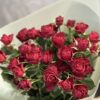 Букет з 7 гілок кущових троянд Red Trendsetter