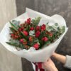 Букет з червоних тюльпанів, хіперікума та евкаліпта #104