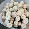 Букет з 11 гілок кущових троянд 