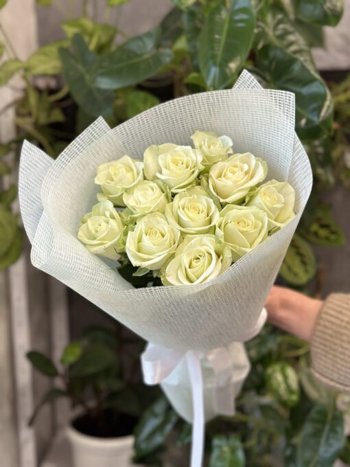 Букет з 11 білих троянд "Noelle"