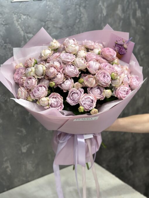 Букет з 15 гілок кущових троянд "Blossom Bubbles"