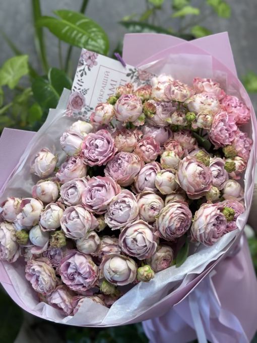 Букет з 15 або 25 гілок кущових троянд "Blossom Bubbles"