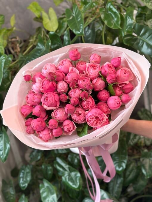 Букет з 15 гілок піоноподібних троянд "Silva Pink"