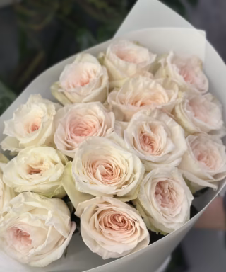 “Parfume” Букет з 15 піоноподібних троянд "O'Hara"