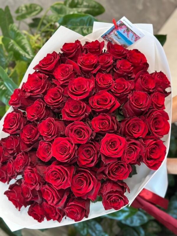Букет з 45 червоних троянд "Explorer" Еквадор 60 см