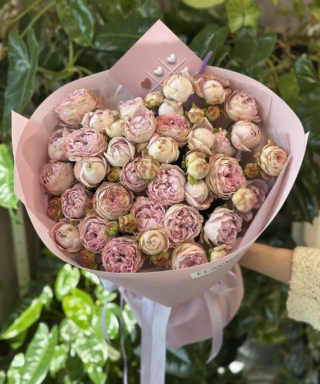 Букет з 9 гілок кущових троянд "Blossom Bubbles"