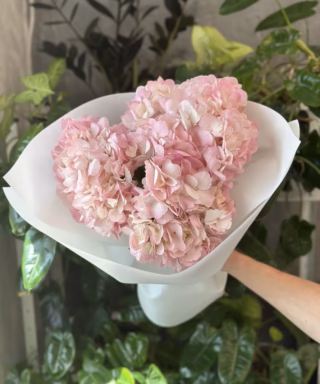 Букет з 3 гілок Гортензій "I Love Pink"