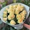 Букет з 25 персикових троянд 