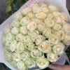 Букет з 51 білої троянди Аваланч 70 см