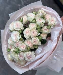 Букет з 9 гілок піоноподібних кущових троянд «Be True»