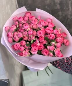 Букет з 15 гілок кущових троянд "Giselle"