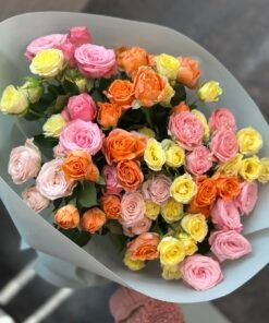 Мікс з 15 або 21 гілок Яскравих кущових троянд