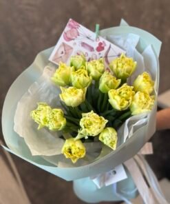 Букет 15 піоноподібних тюльпанів