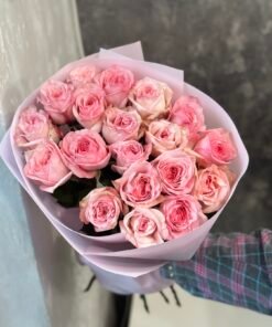 Букет з 19 піоноподібних троянд "Pinky Winky"