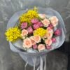 Букет з кущовими трояндами, тюльпанами та мімозою #120