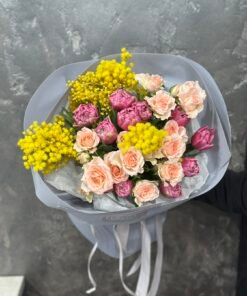 Букет з кущовими трояндами, тюльпанами та мімозою #120