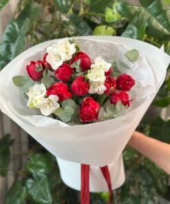 Букет з піоноподібними тюльпанами та фрезія #127