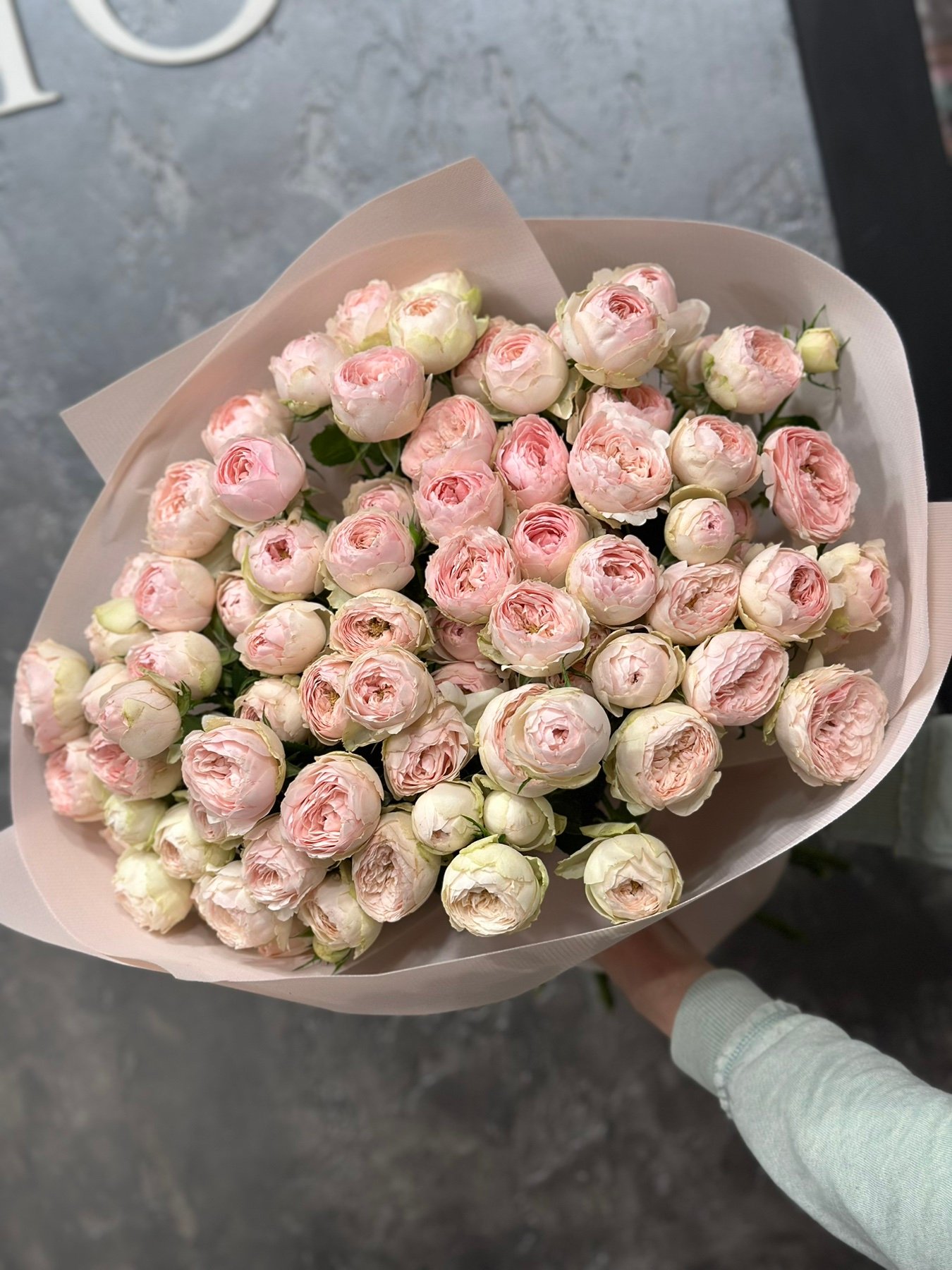 Букет з кущових троянд Mansfield Park 19 шт