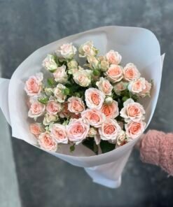 Букет з кущових троянд Sweet Sara 9 шт