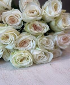 “Parfume” Букет з 15 або 21 білих троянд "White O'Hara"